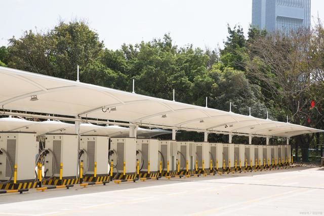 兴义市充电桩车棚